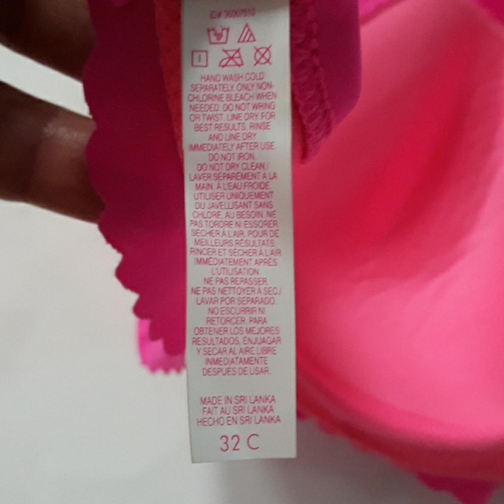 Victoria's Secret underwire Bikini top size 32C - Picture 9 of 13